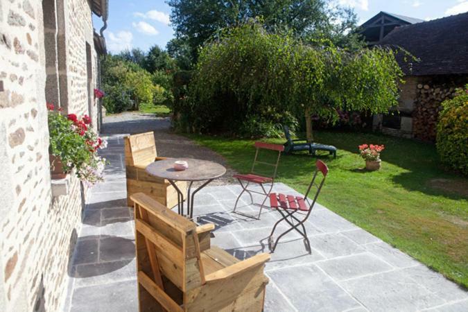 Chambre D'Hote Courtoux Saint-Denis-sur-Sarthon Luaran gambar