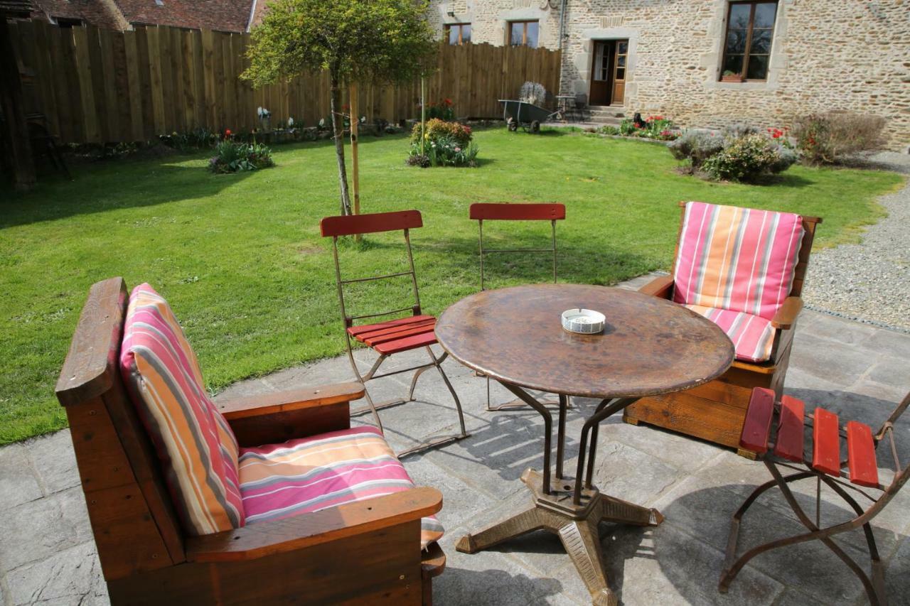 Chambre D'Hote Courtoux Saint-Denis-sur-Sarthon Luaran gambar
