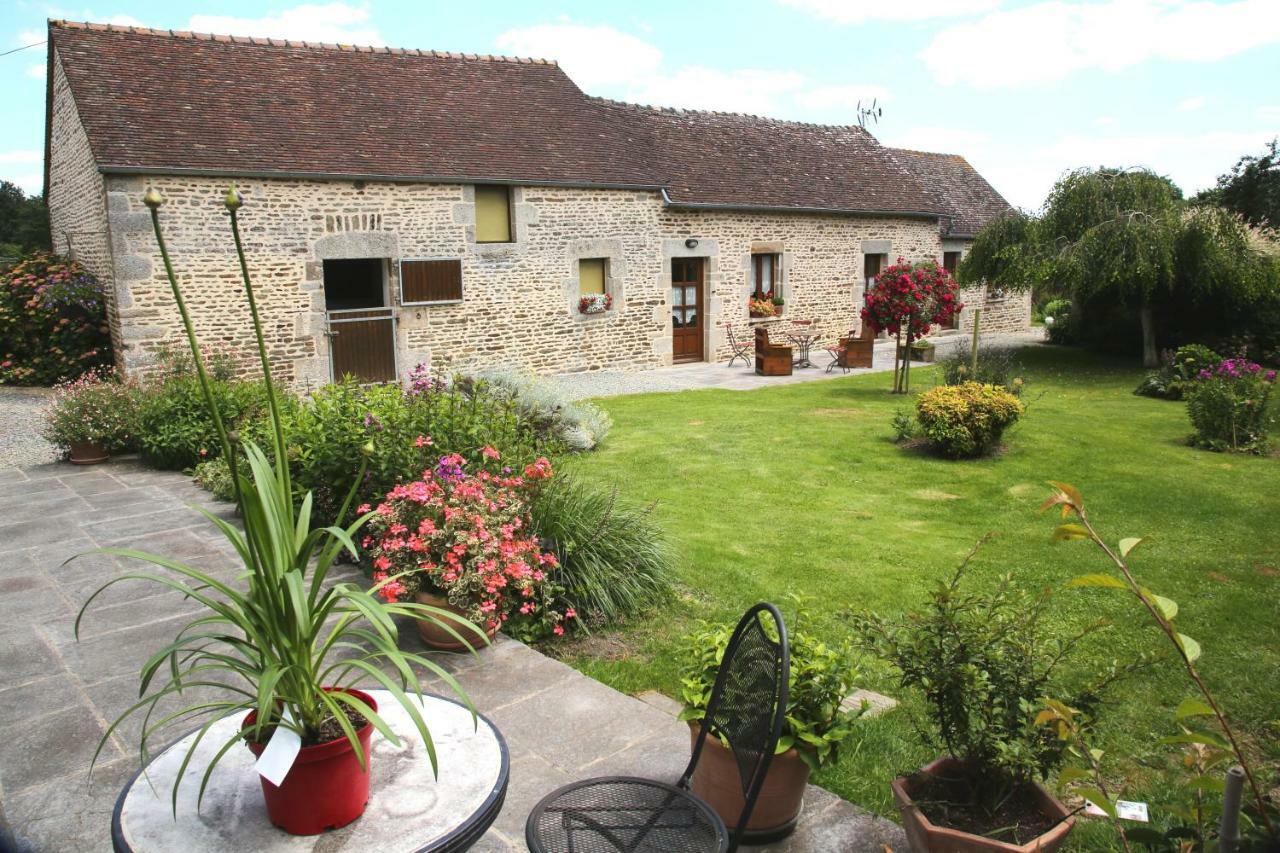 Chambre D'Hote Courtoux Saint-Denis-sur-Sarthon Luaran gambar